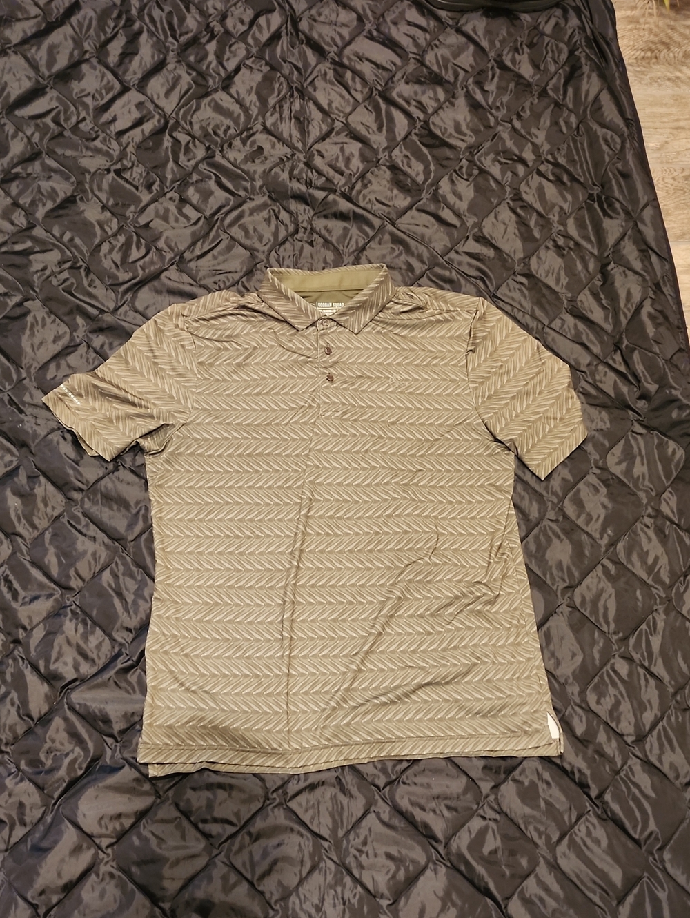 Men's Short Sleeve Polo in Olive with Subtle Chevron Pattern